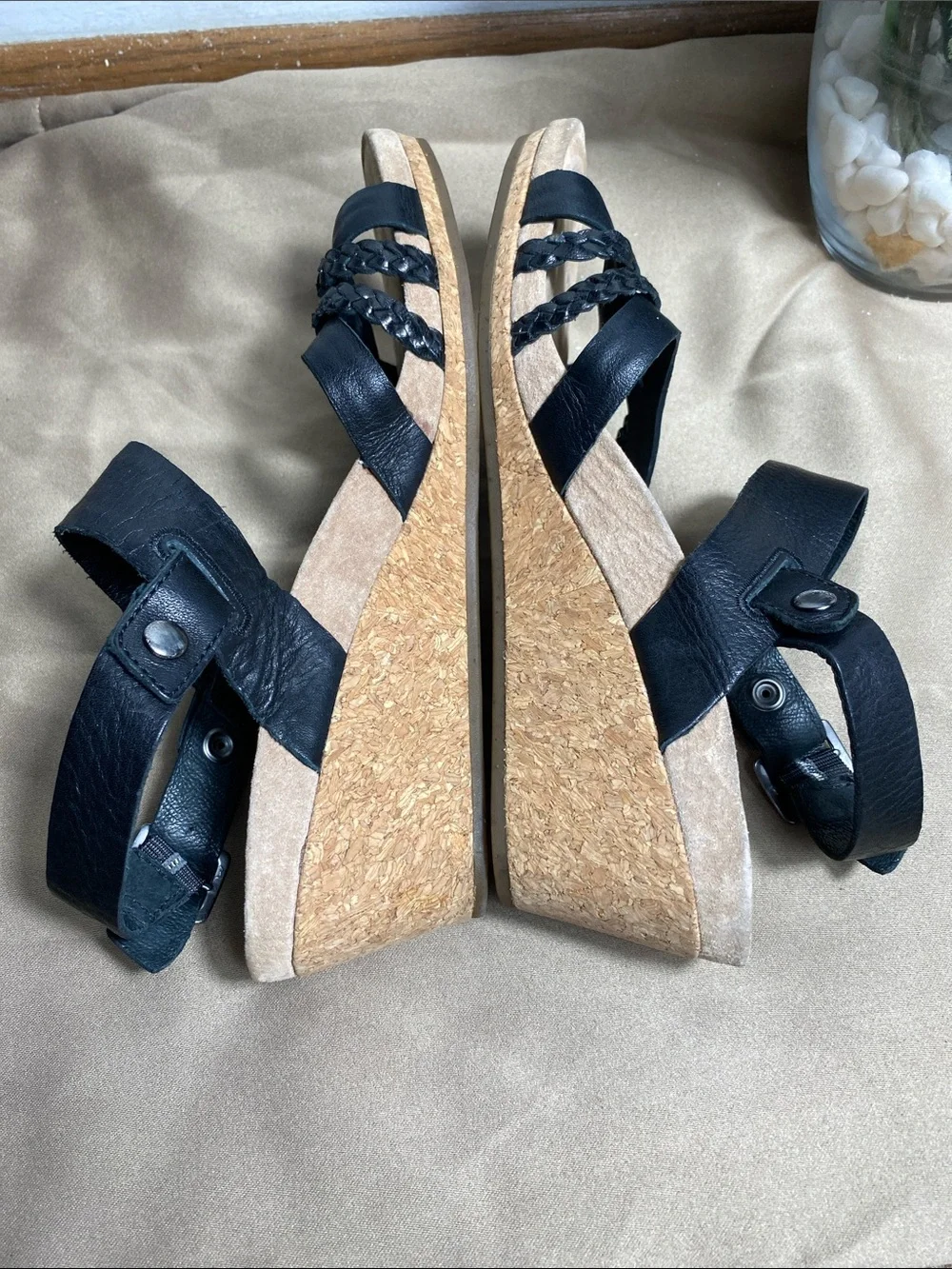 UGG Serinda Wedge Heel Sandals Size 7 Black Leather Slingback Great Condit